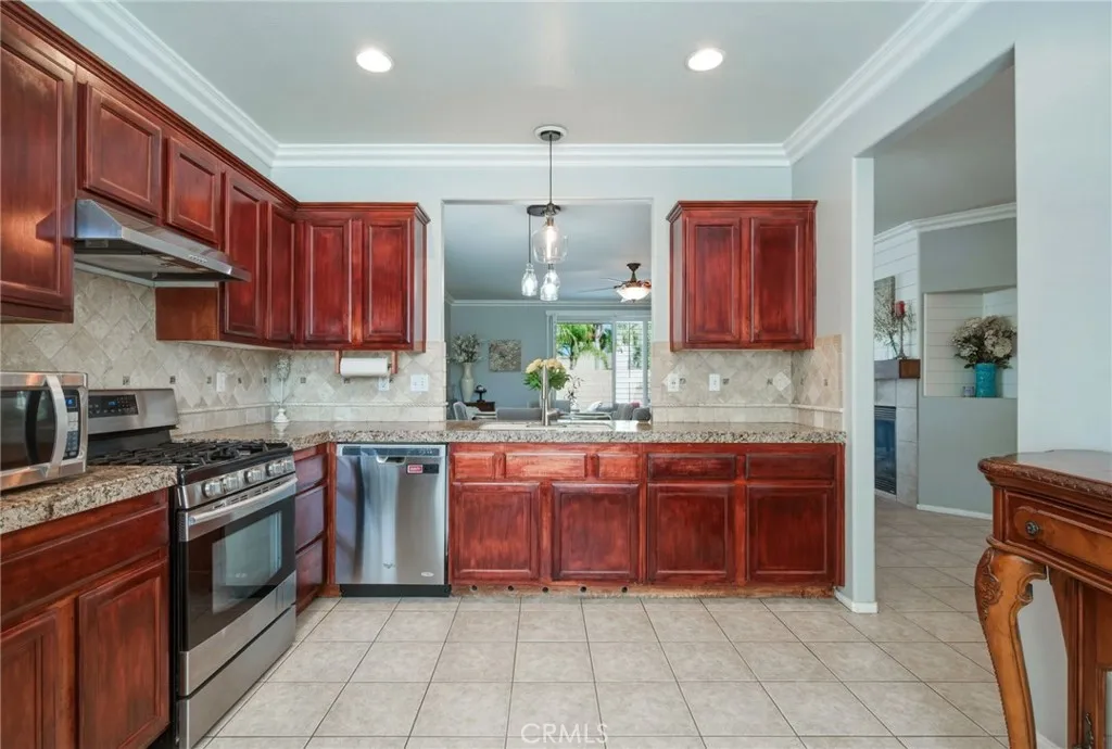3480 Claremont, Hemet, California 92545 home-pic-9