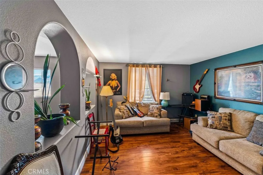 13415 Varsity, Moreno Valley, California 92555 home-pic-9