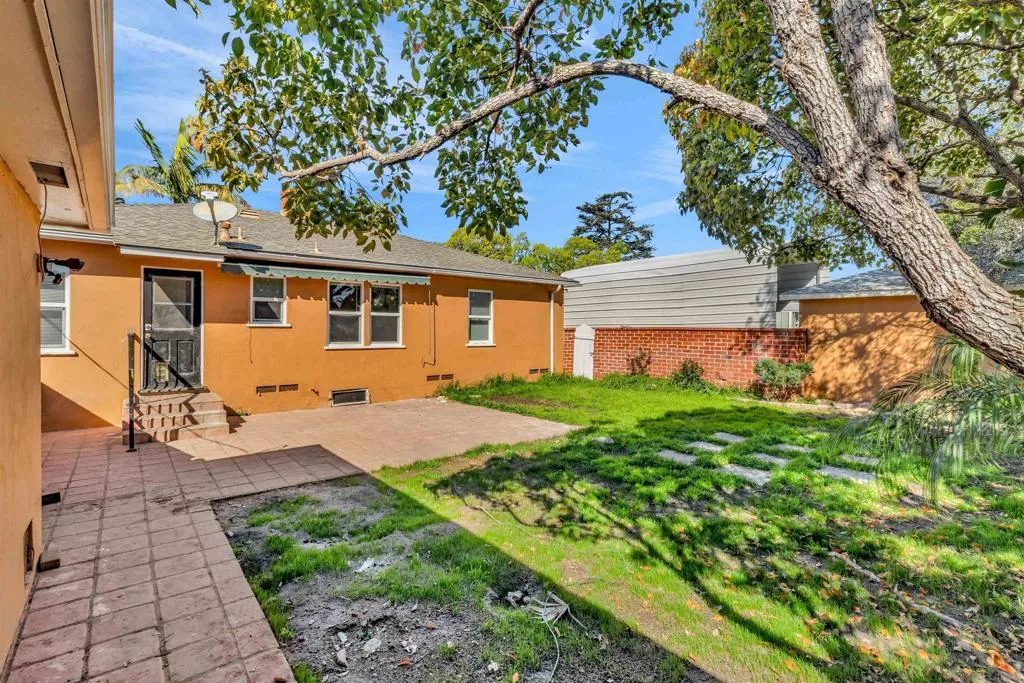 4985 Lucille Dr, San Diego, California 92115 home-pic-32