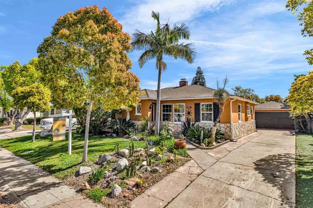 4985 Lucille Dr, San Diego, California 92115 home-pic-35