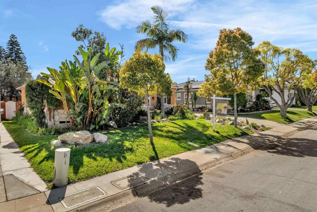 4985 Lucille Dr, San Diego, California 92115 home-pic-36
