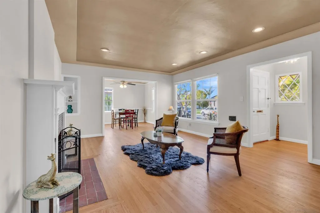 4985 Lucille Dr, San Diego, California 92115 home-pic-4