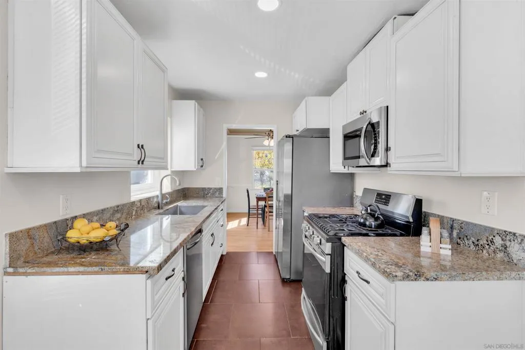 4985 Lucille Dr, San Diego, California 92115 home-pic-6