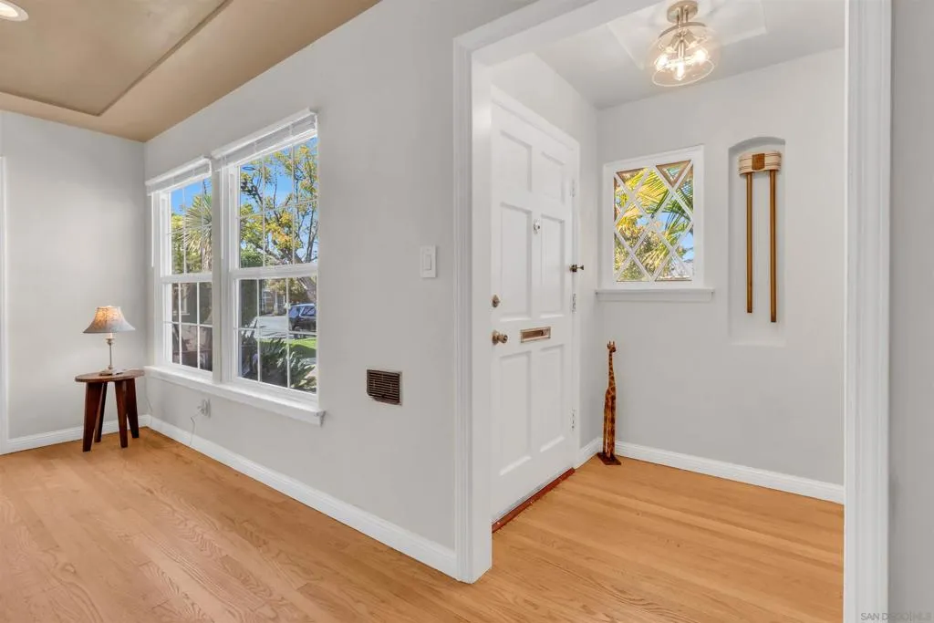 4985 Lucille Dr, San Diego, California 92115 home-pic-14