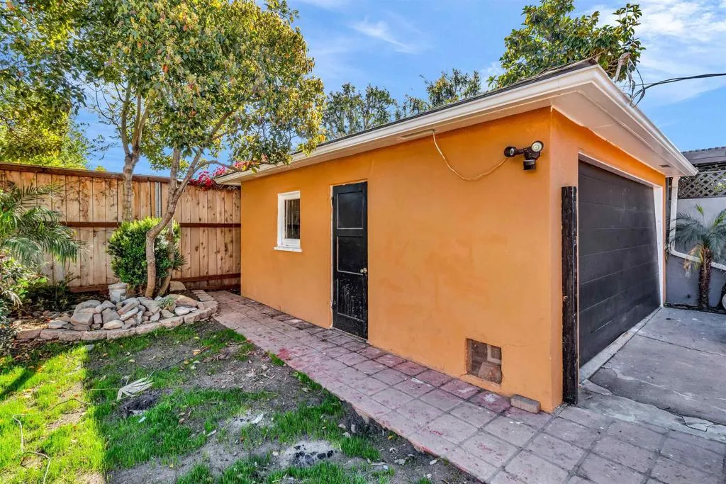 4985 Lucille Dr, San Diego, California 92115 home-pic-28
