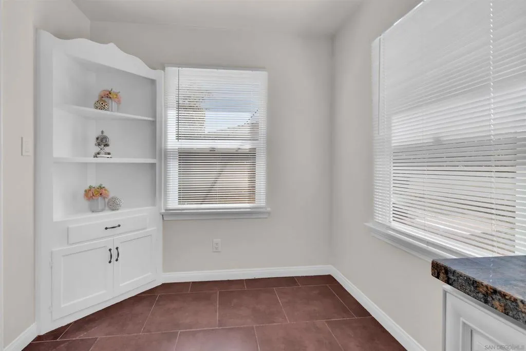 4985 Lucille Dr, San Diego, California 92115 home-pic-12