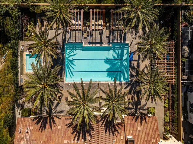 Community Pool, Spa, BBQ and Clubhouse
