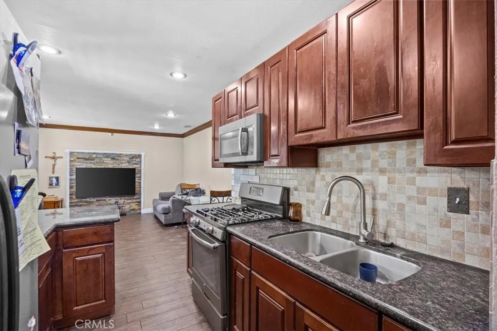 1484 Sheridan Rd, San Bernardino, California 92407 home-pic-8