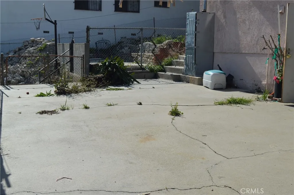 5090 Ithaca, Los Angeles, California 90032 home-pic-15