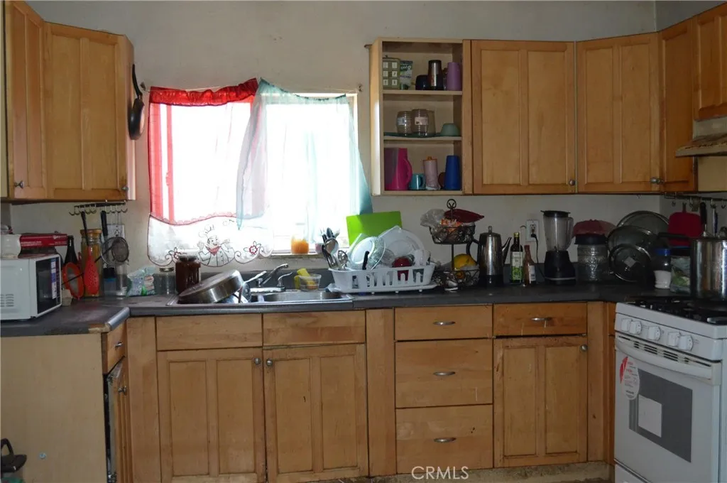 5090 Ithaca, Los Angeles, California 90032 home-pic-9