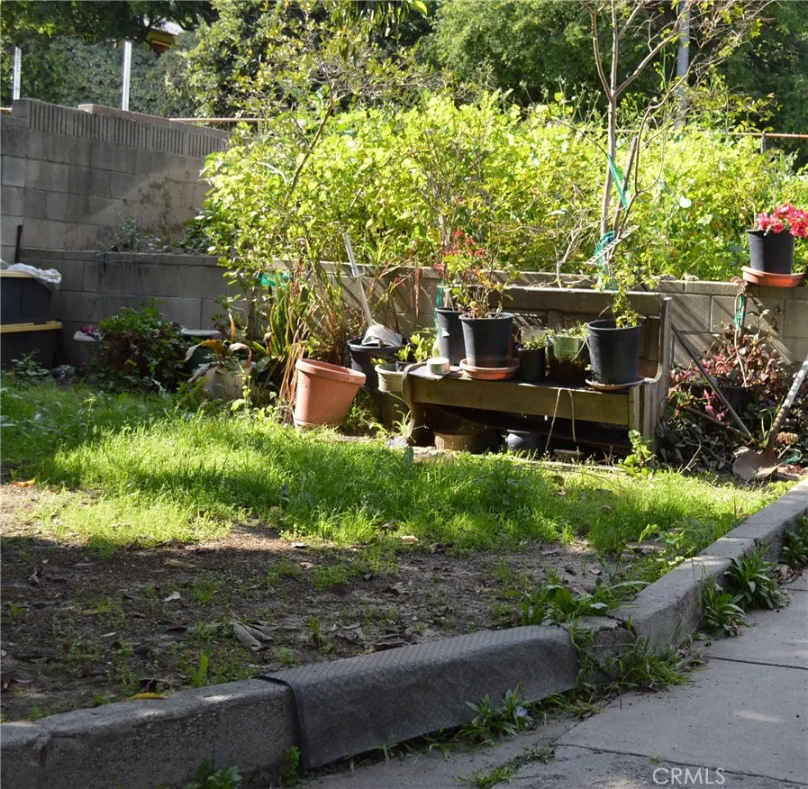 5090 Ithaca, Los Angeles, California 90032 home-pic-4