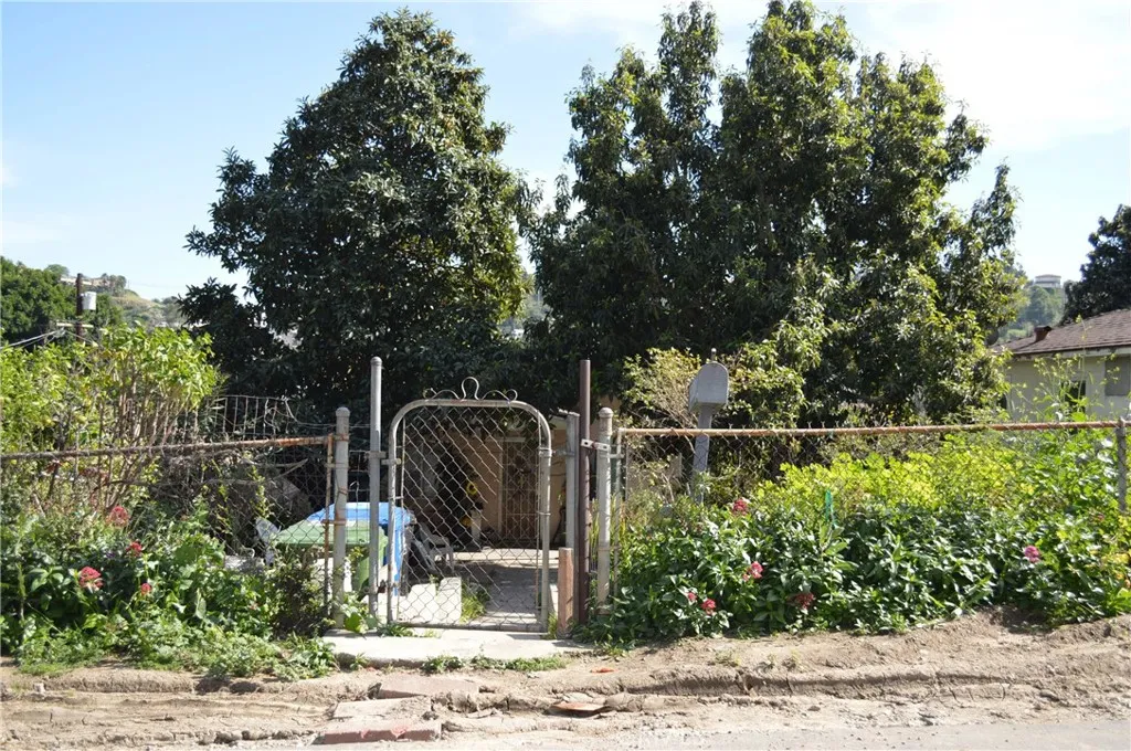 5090 Ithaca, Los Angeles, California 90032 home-pic-1