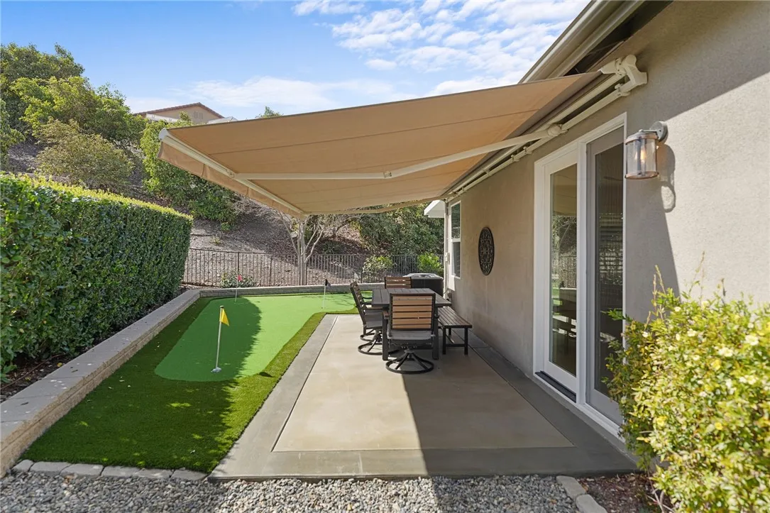24463 Roses Court, Corona, California 92883 home-pic-28