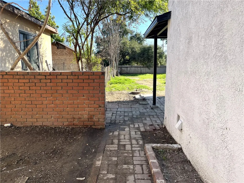 329 W Maitland, Ontario, California 91762 home-pic-23