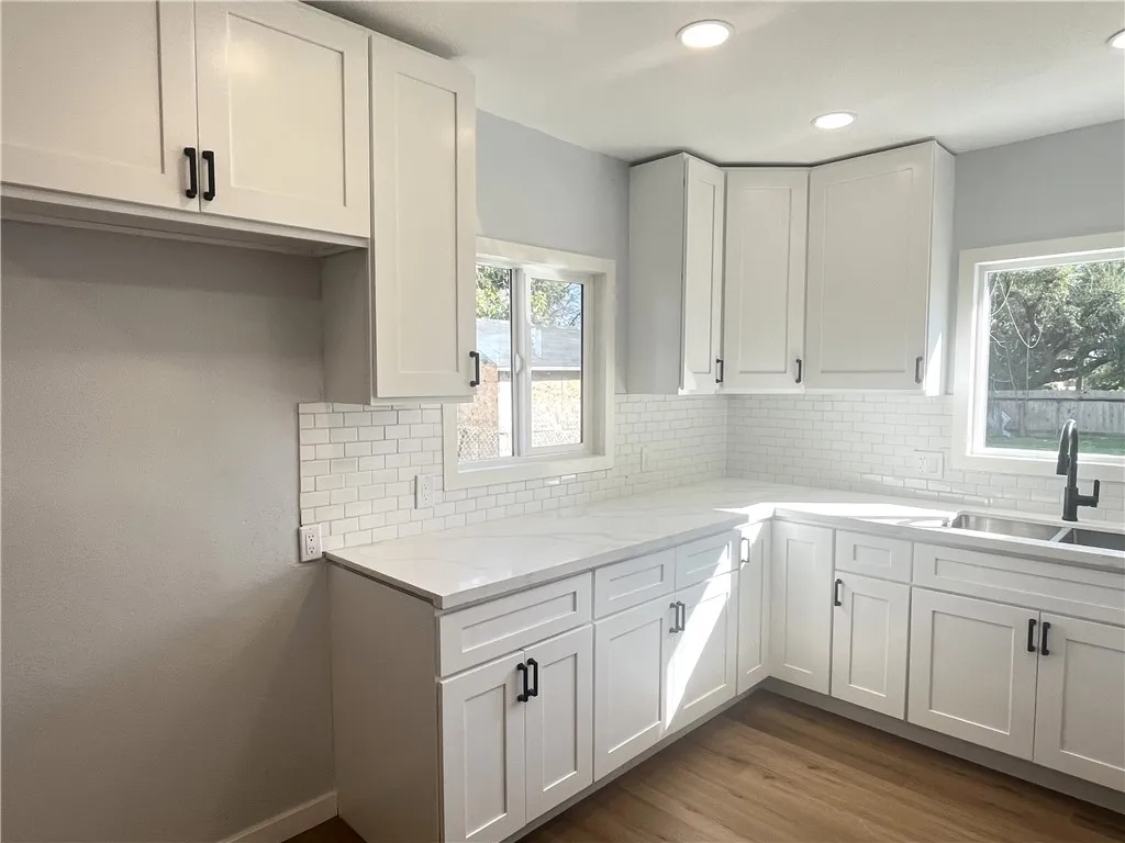 329 W Maitland, Ontario, California 91762 home-pic-7