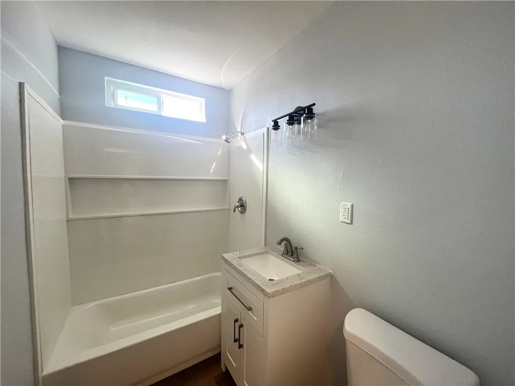329 W Maitland, Ontario, California 91762 home-pic-20