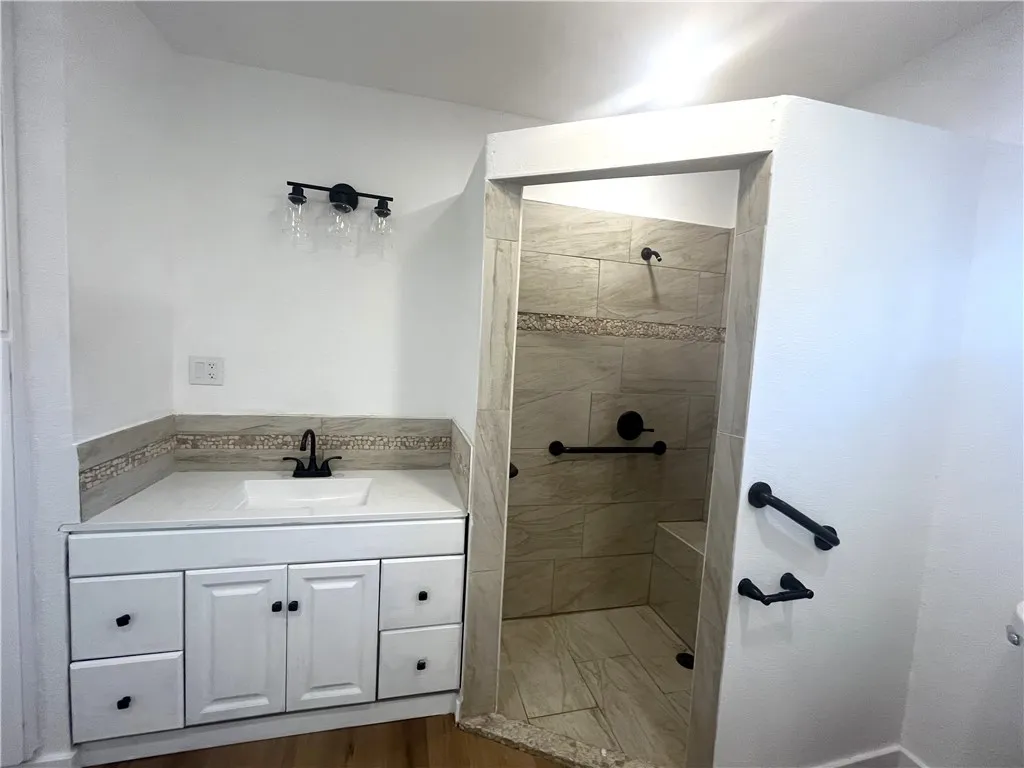 329 W Maitland, Ontario, California 91762 home-pic-16