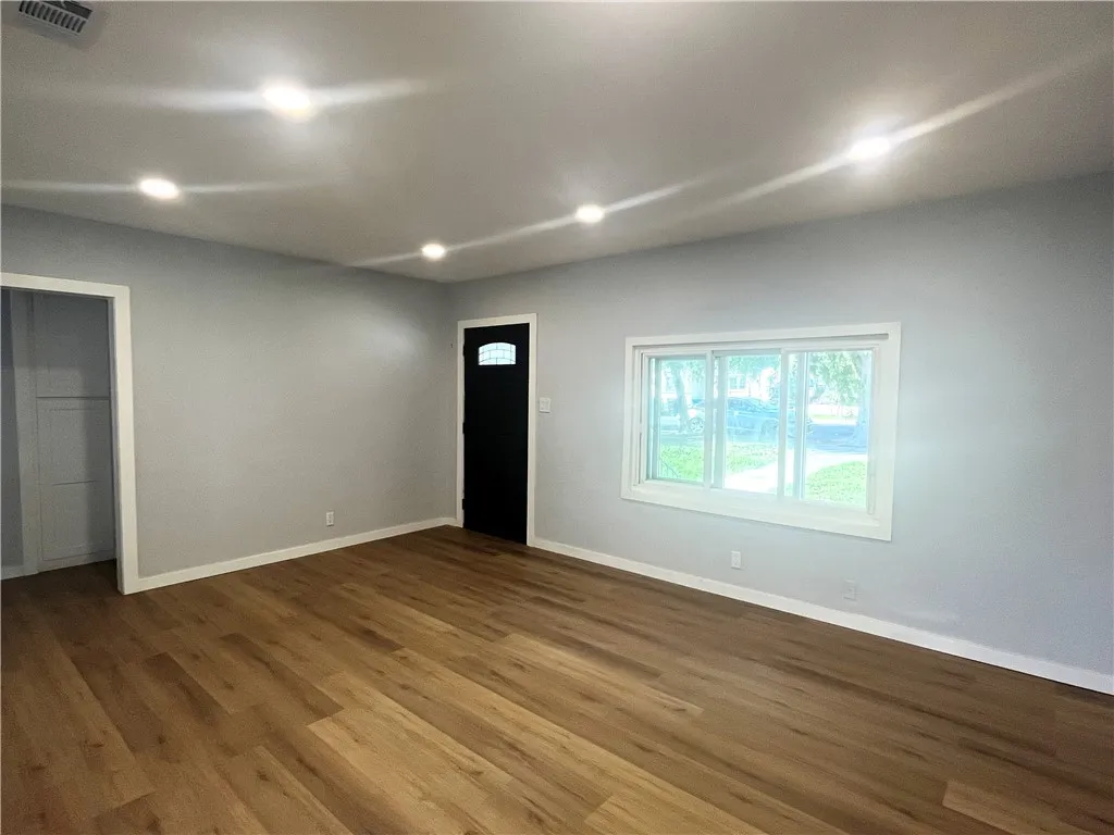 329 W Maitland, Ontario, California 91762 home-pic-3