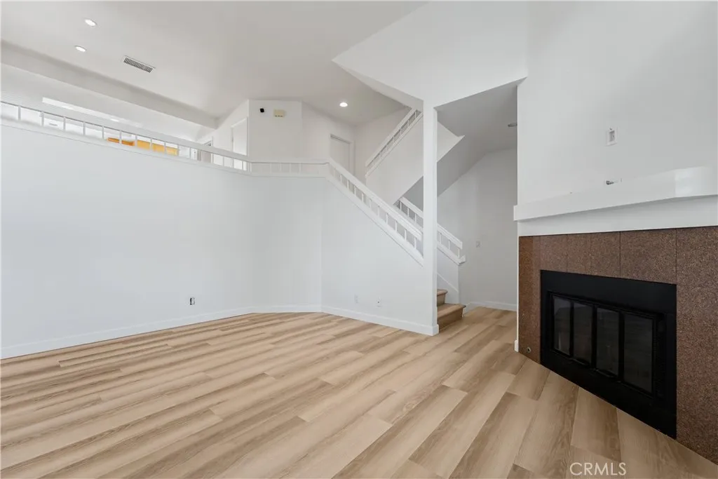 24839  home-pic-4