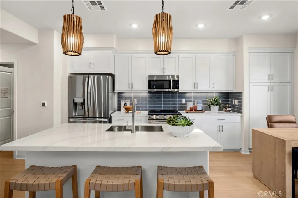 7022 Solara Way, Westminster, California 92683 home-pic-6
