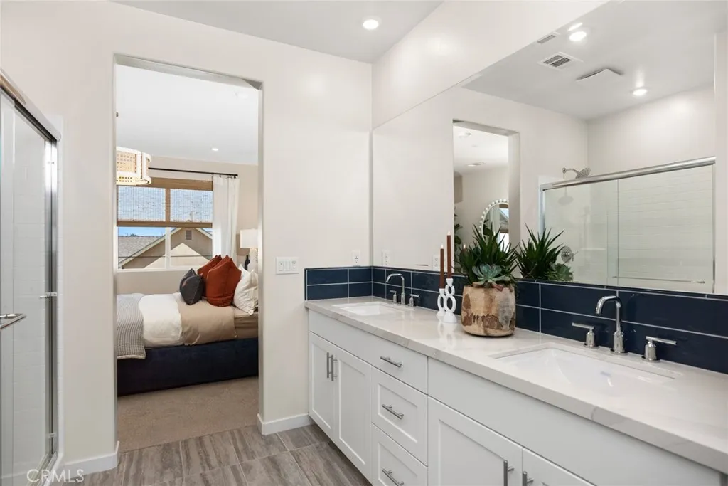 7022 Solara Way, Westminster, California 92683 home-pic-16