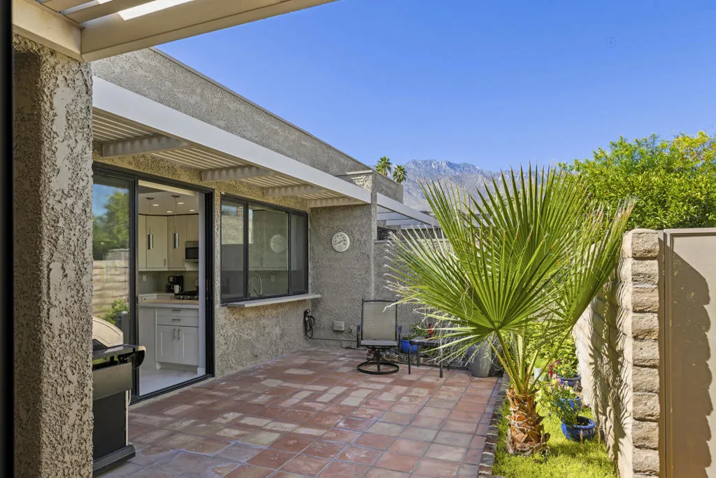 1715 E El Alameda, Palm Springs, California 92262 home-pic-3