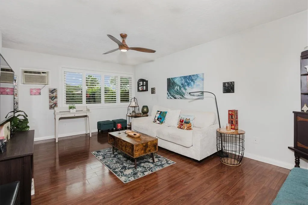 10214 Michala Pl, Santee, California 92071 home-pic-6