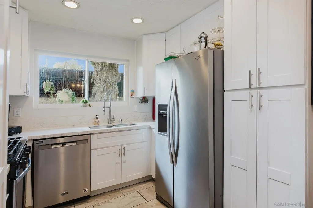 10214 Michala Pl, Santee, California 92071 home-pic-11