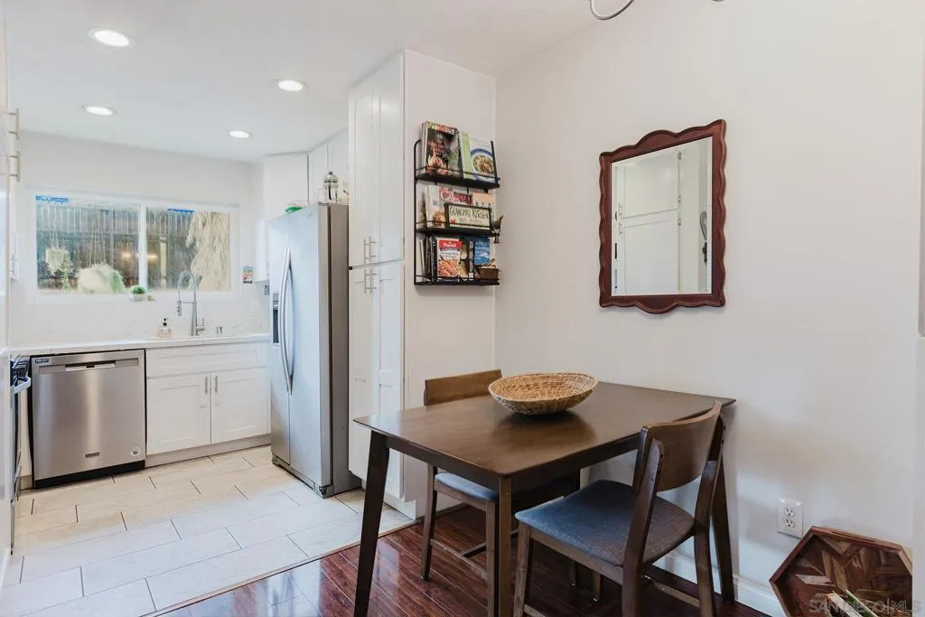 10214 Michala Pl, Santee, California 92071 home-pic-9