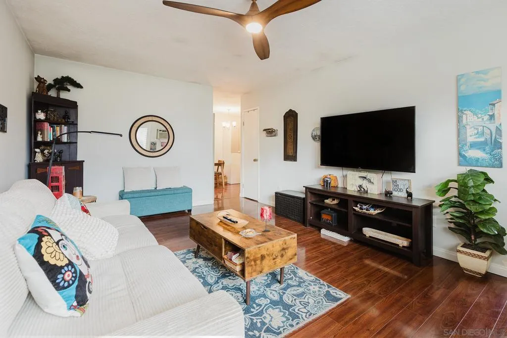 10214 Michala Pl, Santee, California 92071 home-pic-5