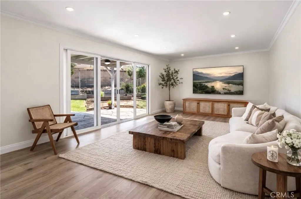 2165 Malcolm Street, Simi Valley, California 93065 home-pic-4