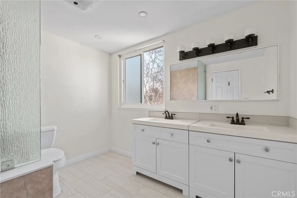 2165 Malcolm Street, Simi Valley, California 93065 home-pic-19