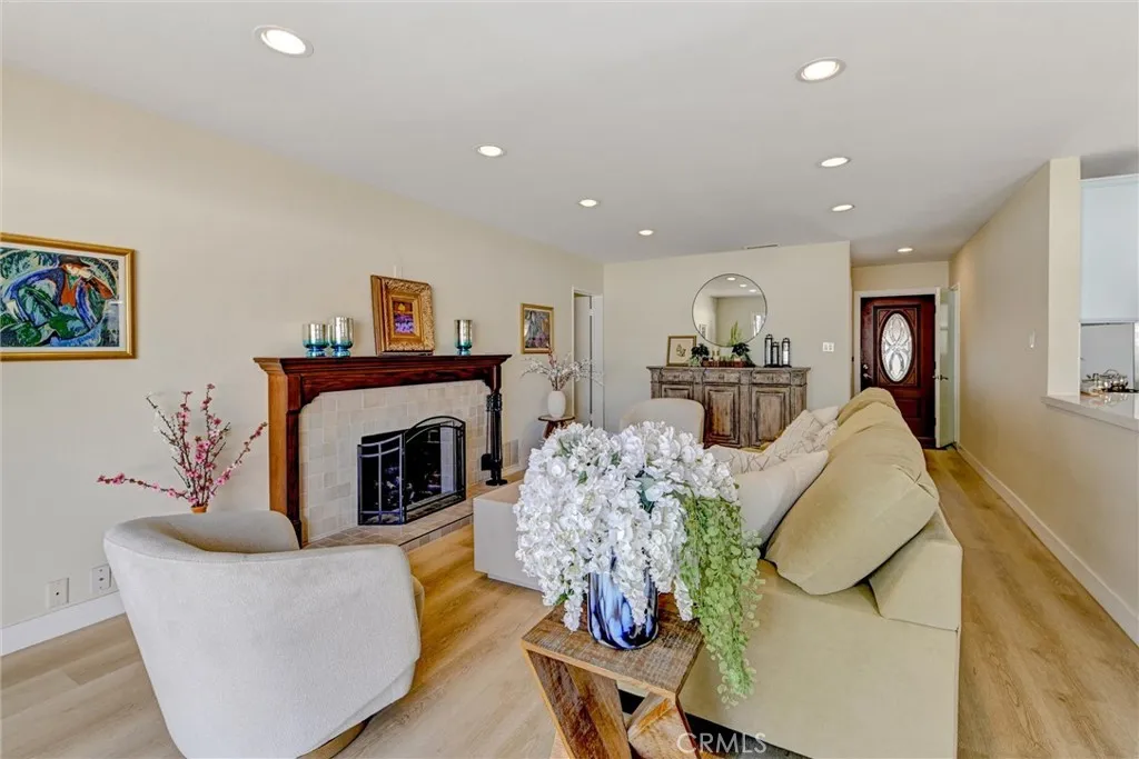 5450 Nagle Avenue, Sherman Oaks, California 91401 home-pic-8