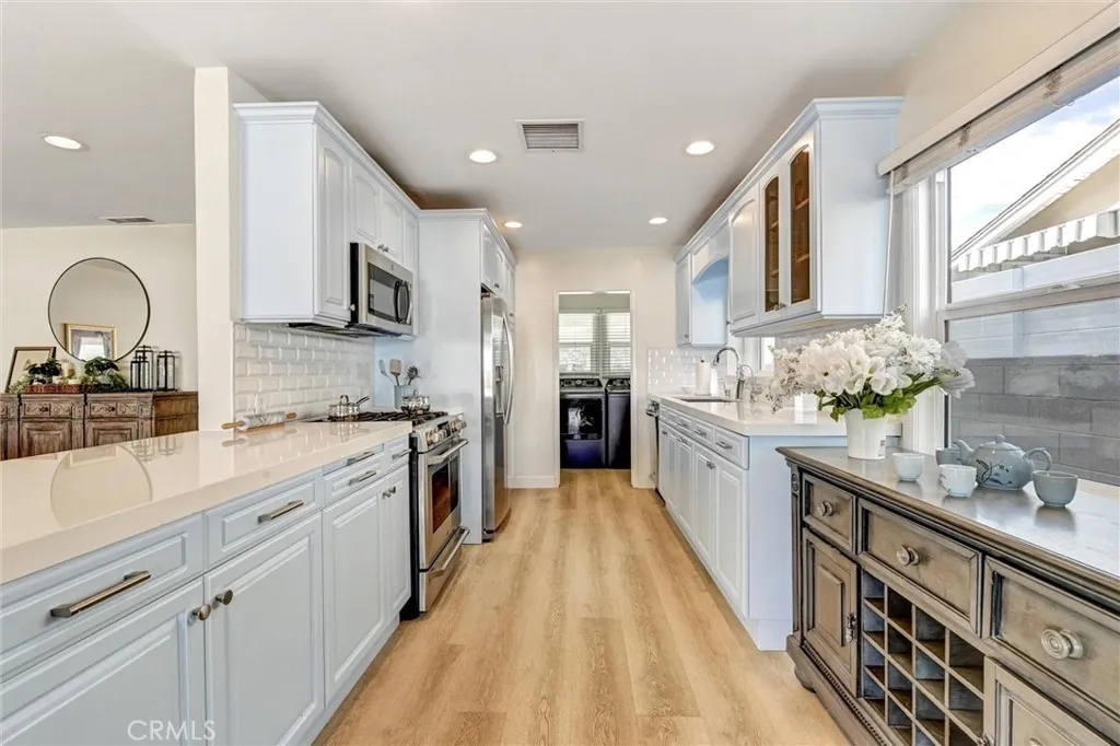 5450 Nagle Avenue, Sherman Oaks, California 91401 home-pic-15