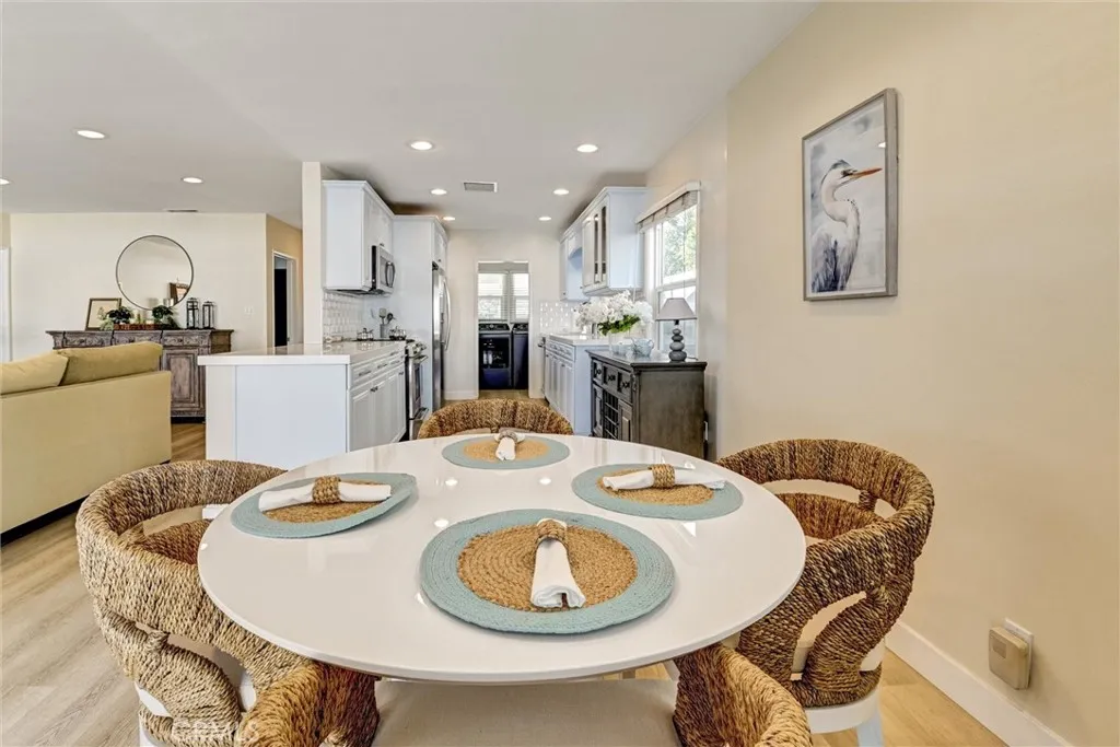 5450 Nagle Avenue, Sherman Oaks, California 91401 home-pic-14