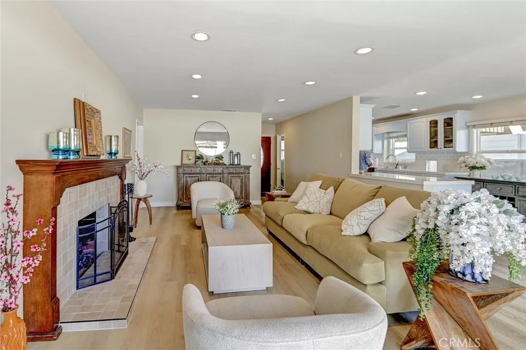 5450 Nagle Avenue, Sherman Oaks, California 91401 home-pic-9
