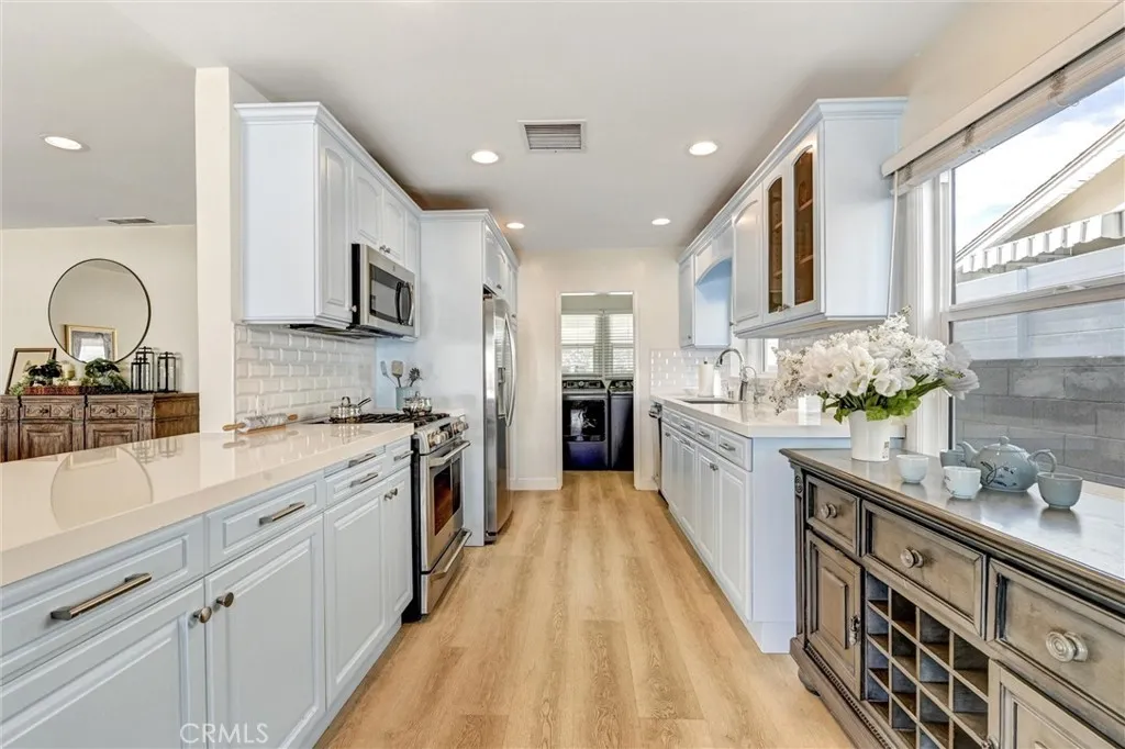 5450 Nagle Avenue, Sherman Oaks, California 91401 home-pic-18