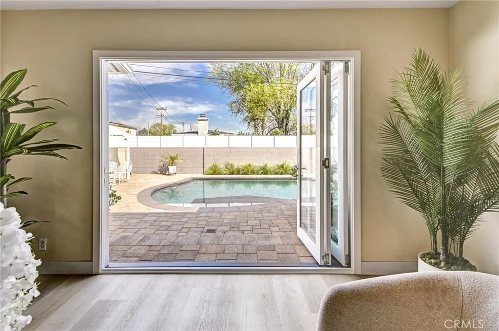 5450 Nagle Avenue, Sherman Oaks, California 91401 home-pic-11