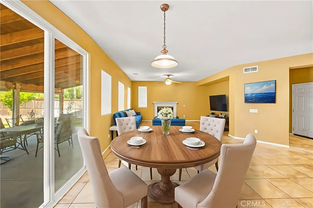 1721 Caseros, San Jacinto, California 92582 home-pic-10