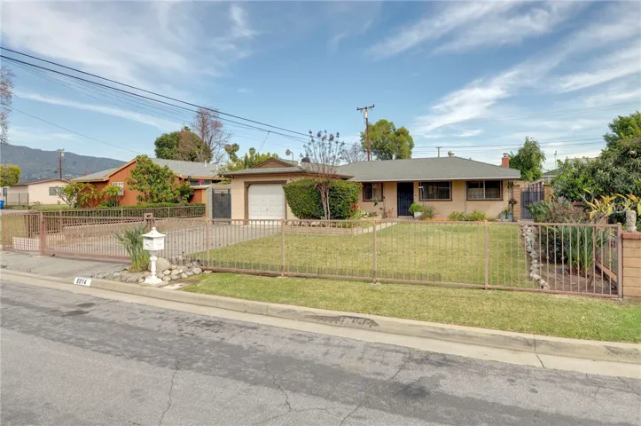 Charm & Character: 6014 N. Fairvale Dr.