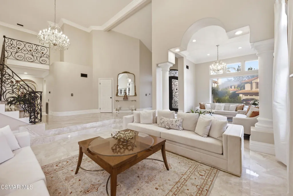 2605 Grandoaks Drive, Westlake Village, California 91361 home-pic-10