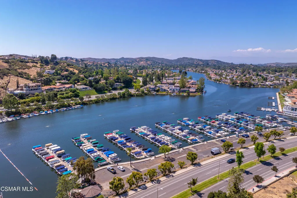 2605 Grandoaks Drive, Westlake Village, California 91361 home-pic-68