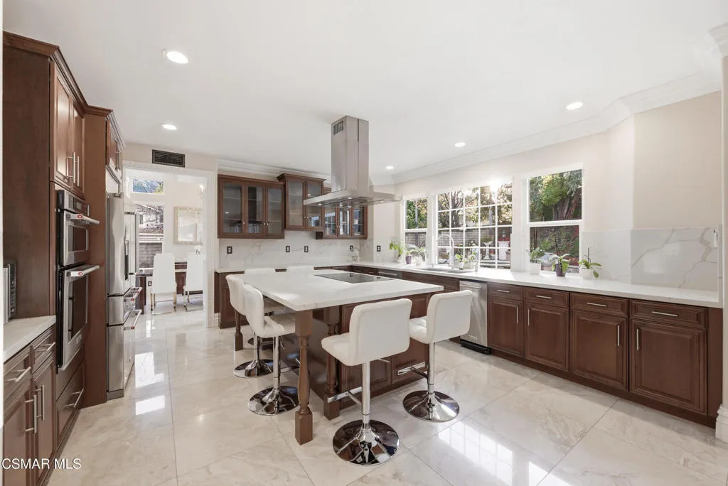 2605 Grandoaks Drive, Westlake Village, California 91361 home-pic-18