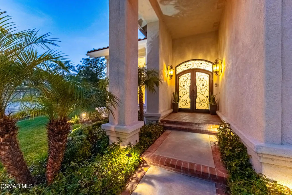 2605 Grandoaks Drive, Westlake Village, California 91361 home-pic-4