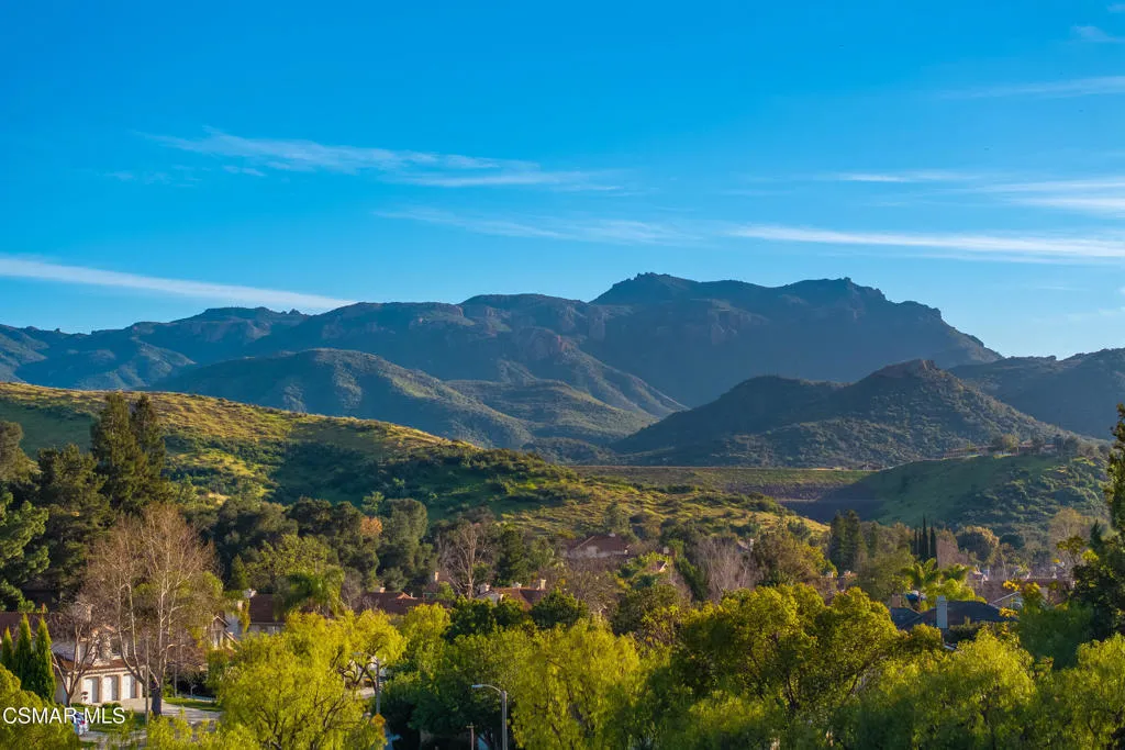 2605 Grandoaks Drive, Westlake Village, California 91361 home-pic-66