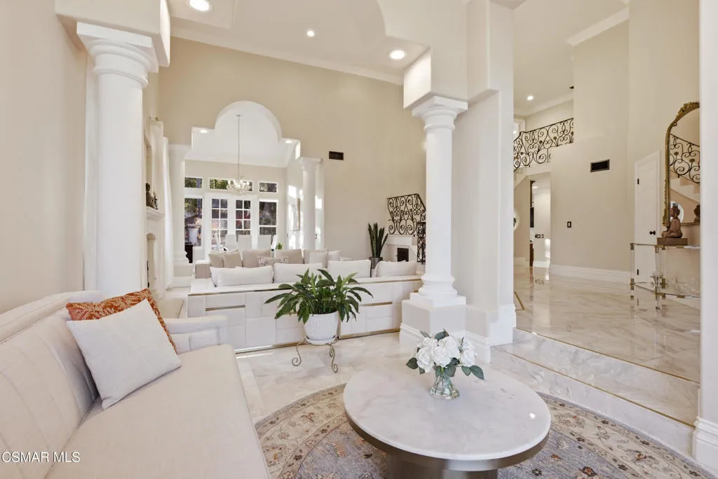 2605 Grandoaks Drive, Westlake Village, California 91361 home-pic-13