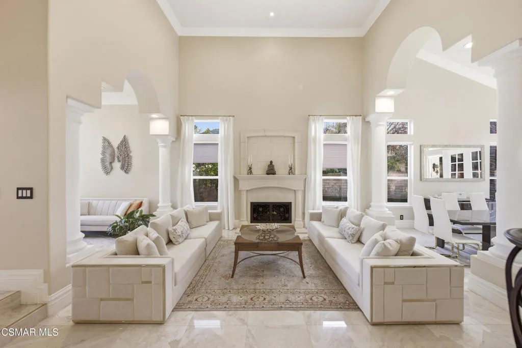 2605 Grandoaks Drive, Westlake Village, California 91361 home-pic-8