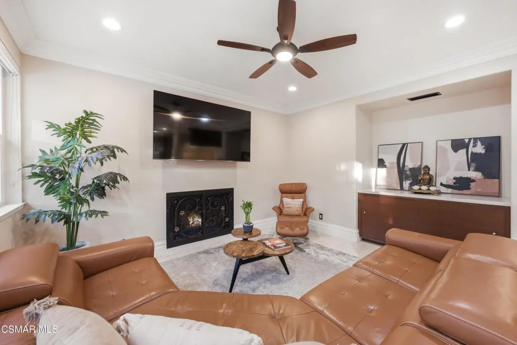2605 Grandoaks Drive, Westlake Village, California 91361 home-pic-23