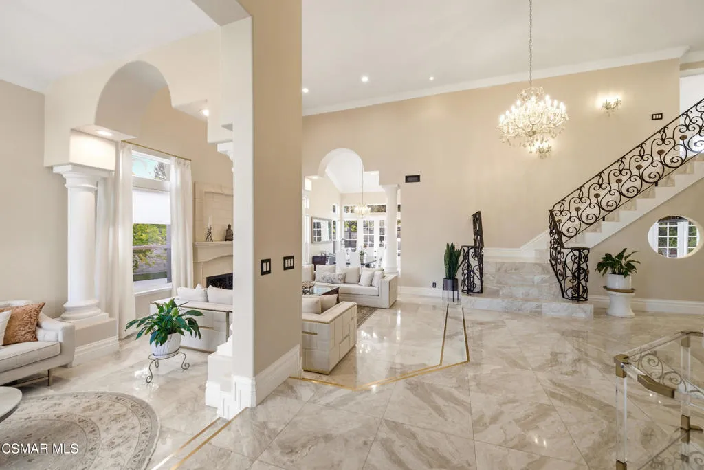 2605 Grandoaks Drive, Westlake Village, California 91361 home-pic-6