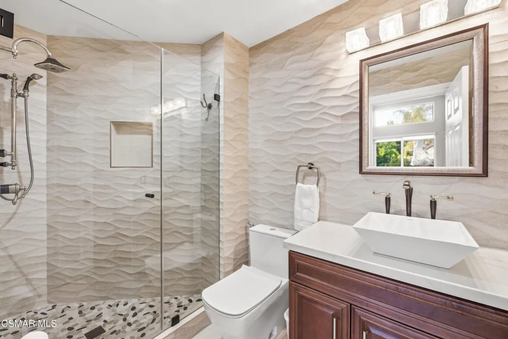 2605 Grandoaks Drive, Westlake Village, California 91361 home-pic-52